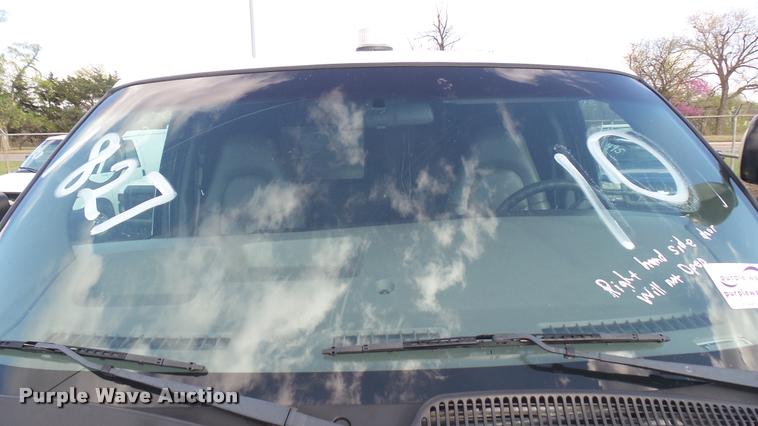 image for item L2472 2008 Chevrolet Express 2500 Cargo van