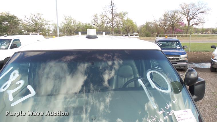 image for item L2472 2008 Chevrolet Express 2500 Cargo van