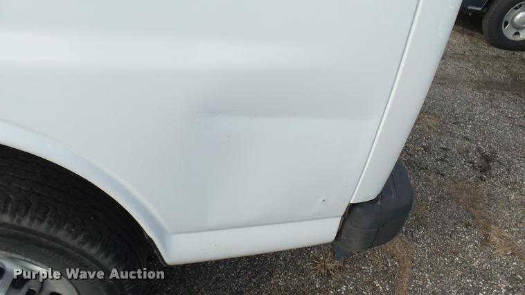 image for item L2472 2008 Chevrolet Express 2500 Cargo van