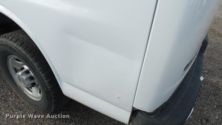 image for item L2472 2008 Chevrolet Express 2500 Cargo van