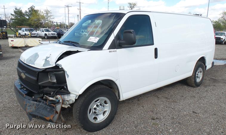image for item L2473 2007 Chevrolet Express 2500 Cargo van