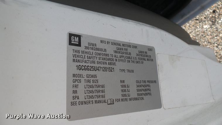 image for item L2473 2007 Chevrolet Express 2500 Cargo van