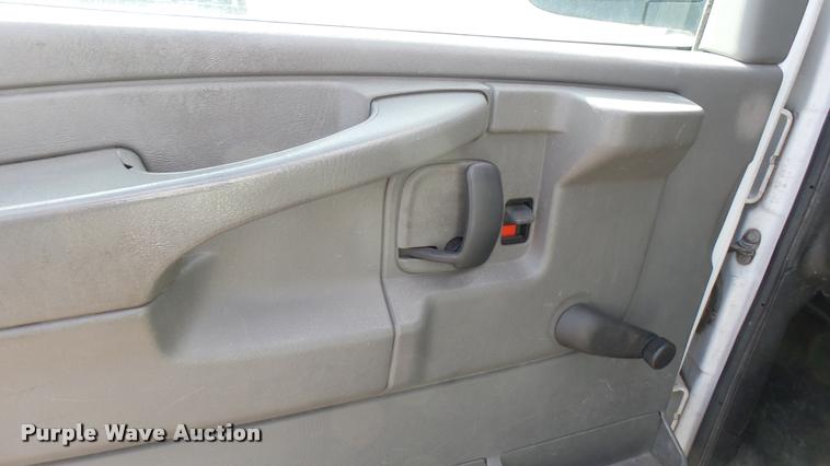image for item L2473 2007 Chevrolet Express 2500 Cargo van
