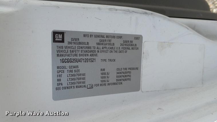 image for item L2473 2007 Chevrolet Express 2500 Cargo van