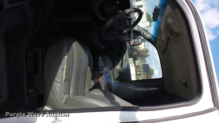 image for item L2473 2007 Chevrolet Express 2500 Cargo van