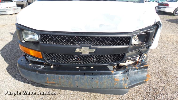 image for item L2473 2007 Chevrolet Express 2500 Cargo van