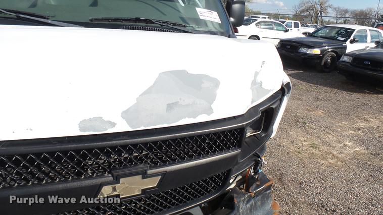 image for item L2473 2007 Chevrolet Express 2500 Cargo van