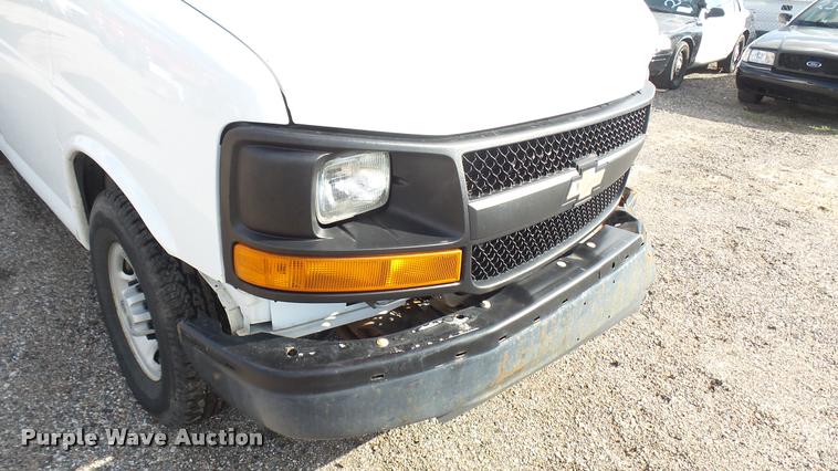 image for item L2473 2007 Chevrolet Express 2500 Cargo van