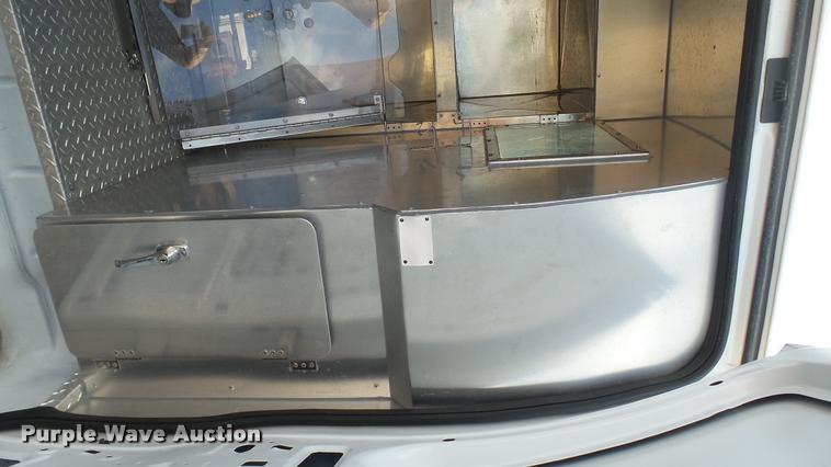 image for item L2473 2007 Chevrolet Express 2500 Cargo van