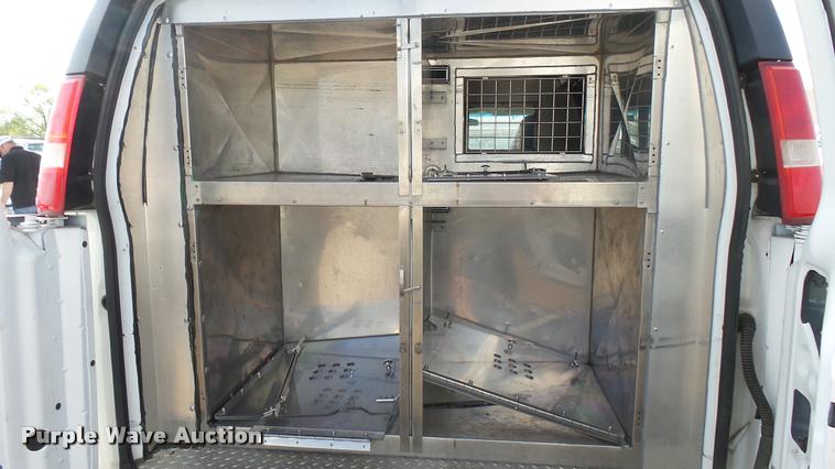 image for item L2473 2007 Chevrolet Express 2500 Cargo van