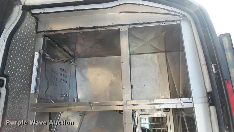 image for item L2473 2007 Chevrolet Express 2500 Cargo van