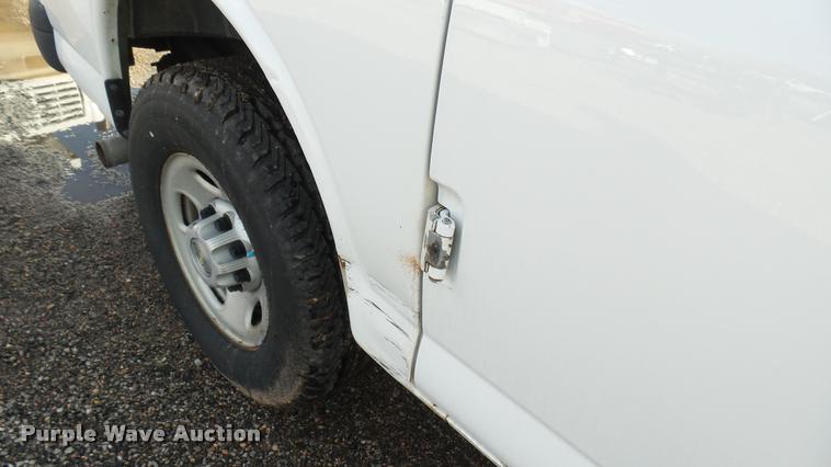 image for item L2473 2007 Chevrolet Express 2500 Cargo van