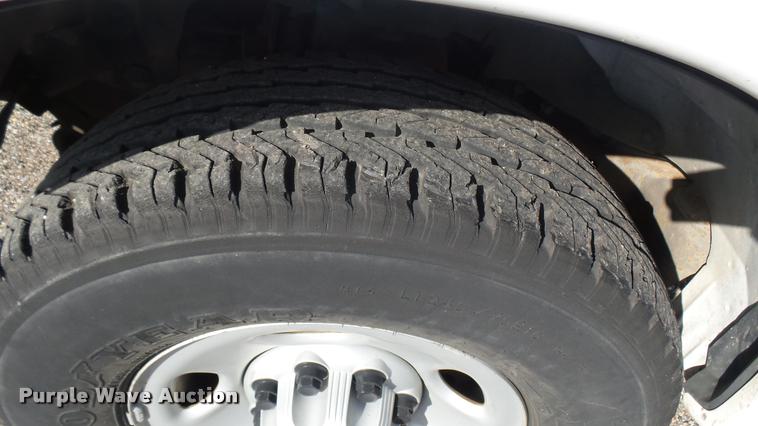 image for item L2473 2007 Chevrolet Express 2500 Cargo van