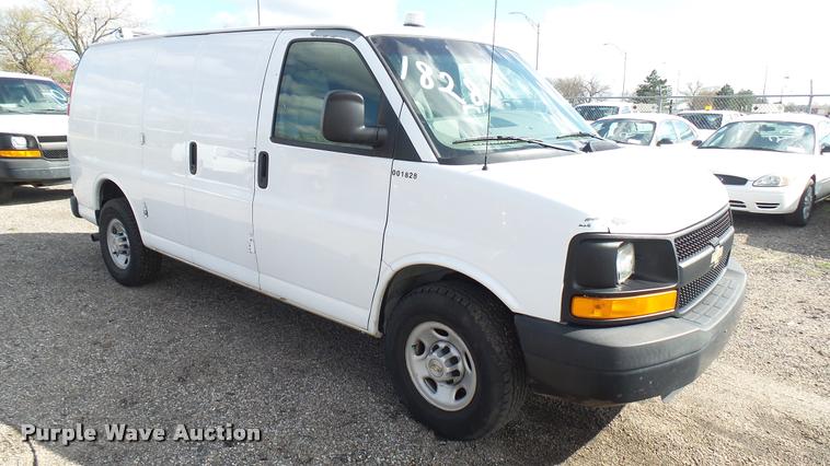 image for item L2474 2008 Chevrolet Express 2500 Cargo van