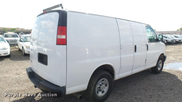 image for item L2474 2008 Chevrolet Express 2500 Cargo van