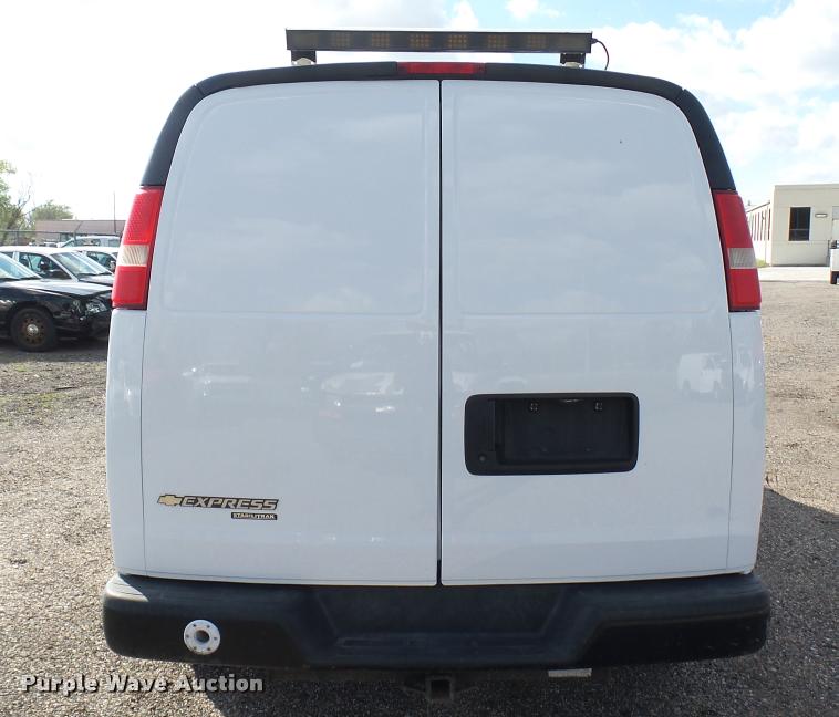 image for item L2474 2008 Chevrolet Express 2500 Cargo van