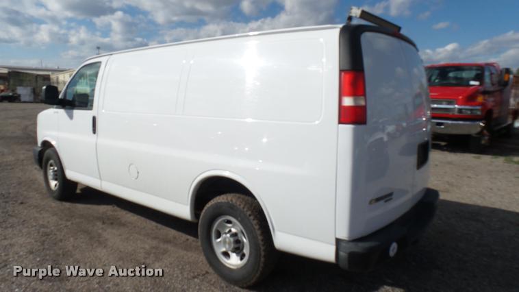 image for item L2474 2008 Chevrolet Express 2500 Cargo van