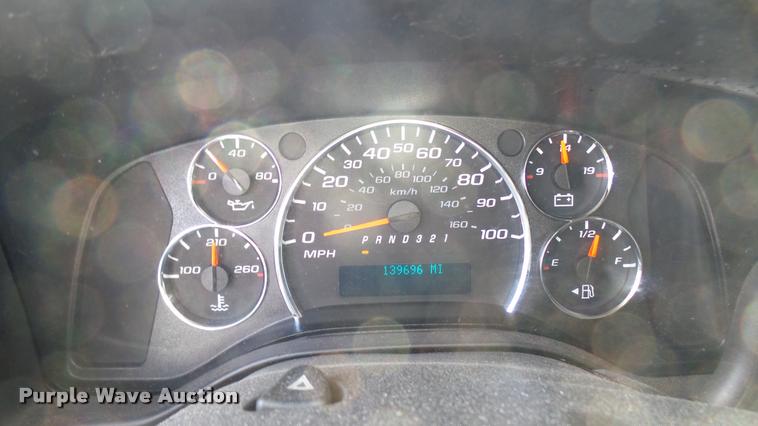 image for item L2474 2008 Chevrolet Express 2500 Cargo van