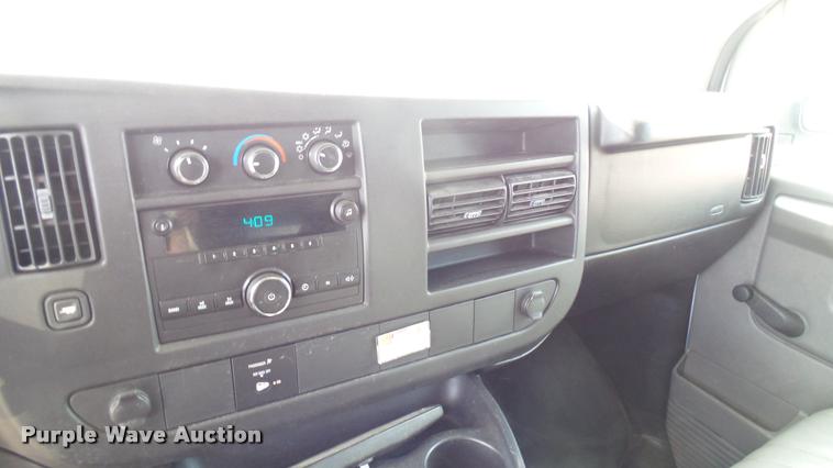 image for item L2474 2008 Chevrolet Express 2500 Cargo van