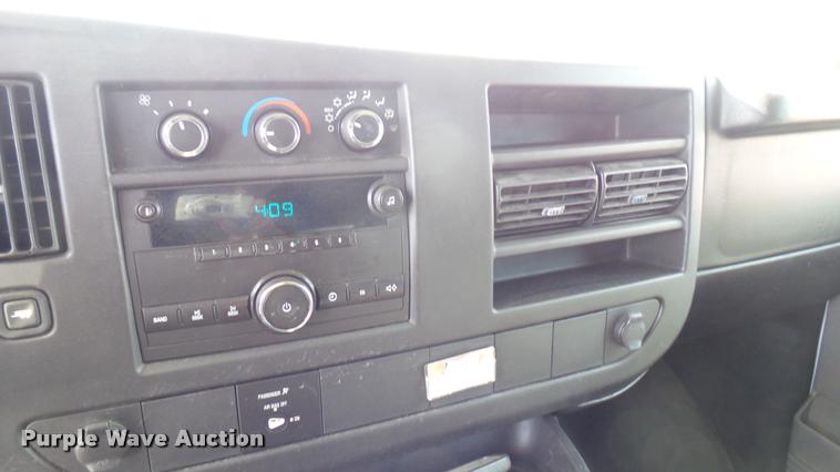 image for item L2474 2008 Chevrolet Express 2500 Cargo van