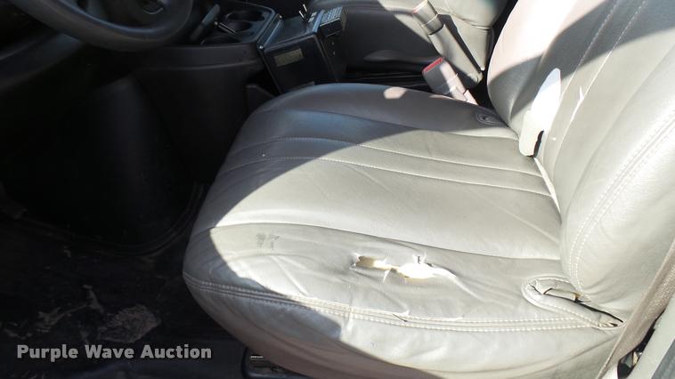 image for item L2474 2008 Chevrolet Express 2500 Cargo van