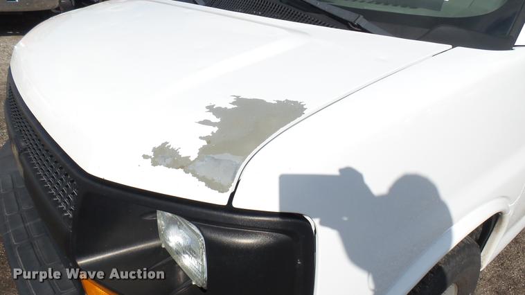 image for item L2474 2008 Chevrolet Express 2500 Cargo van