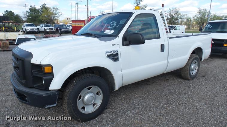 image for item L2475 2008 Ford F250 Super Duty XL pickup truck