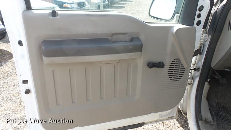 image for item L2475 2008 Ford F250 Super Duty XL pickup truck