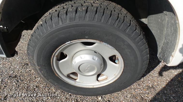 image for item L2475 2008 Ford F250 Super Duty XL pickup truck