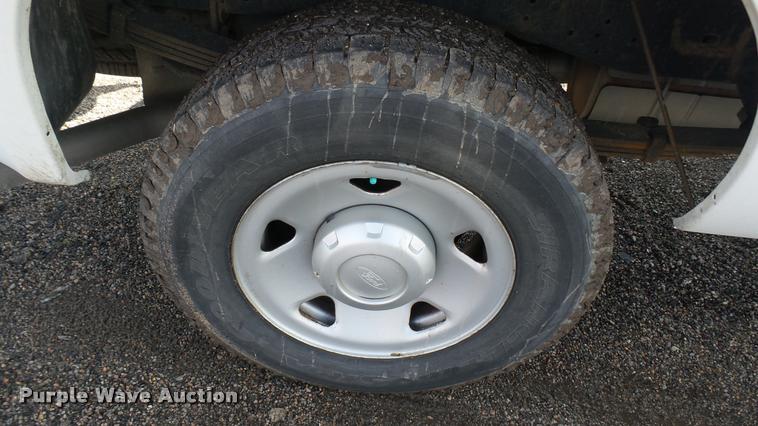 image for item L2475 2008 Ford F250 Super Duty XL pickup truck