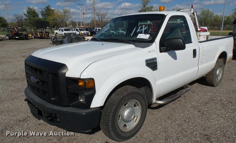 image for item L2476 2008 Ford F250 Super Duty XL pickup truck