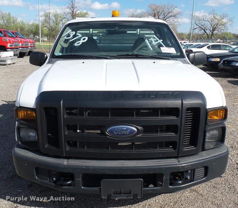 image for item L2476 2008 Ford F250 Super Duty XL pickup truck