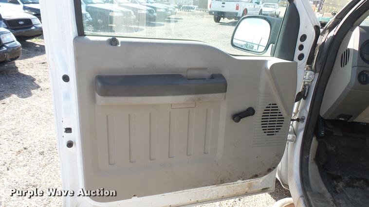 image for item L2476 2008 Ford F250 Super Duty XL pickup truck