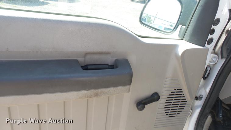 image for item L2476 2008 Ford F250 Super Duty XL pickup truck