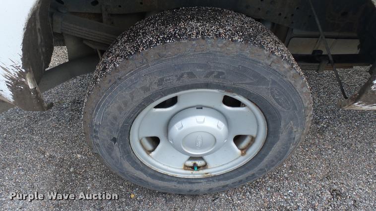 image for item L2476 2008 Ford F250 Super Duty XL pickup truck