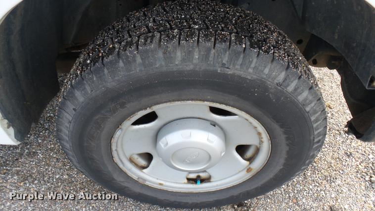 image for item L2476 2008 Ford F250 Super Duty XL pickup truck