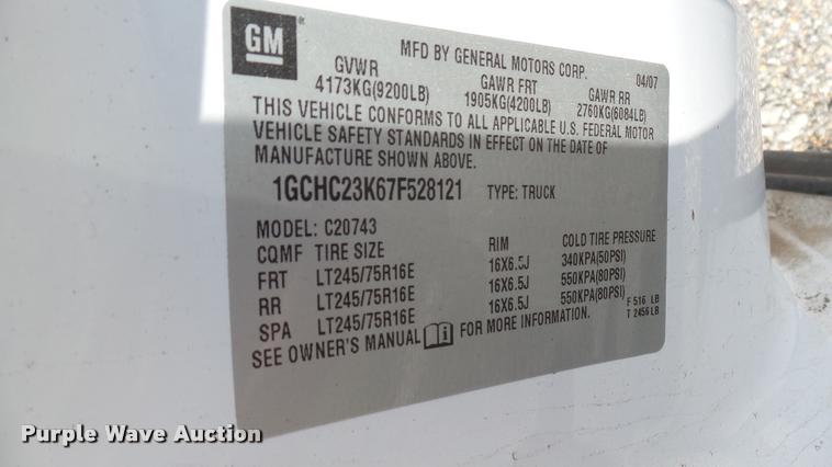 image for item L2477 2007 Chevrolet Silverado 2500HD Crew Cab pickup truck