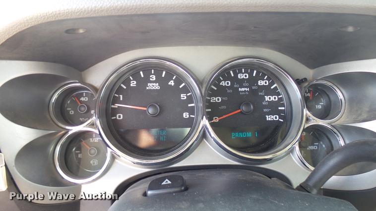 image for item L2477 2007 Chevrolet Silverado 2500HD Crew Cab pickup truck