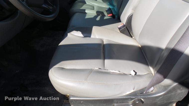 image for item L2477 2007 Chevrolet Silverado 2500HD Crew Cab pickup truck