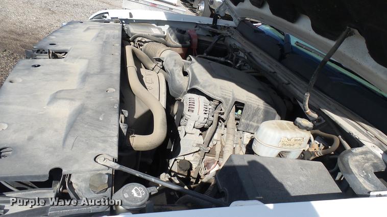 image for item L2477 2007 Chevrolet Silverado 2500HD Crew Cab pickup truck