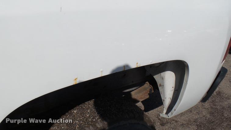 image for item L2477 2007 Chevrolet Silverado 2500HD Crew Cab pickup truck