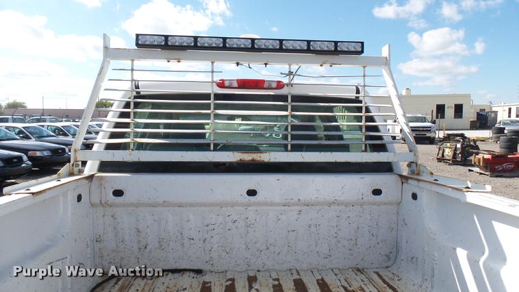 image for item L2477 2007 Chevrolet Silverado 2500HD Crew Cab pickup truck