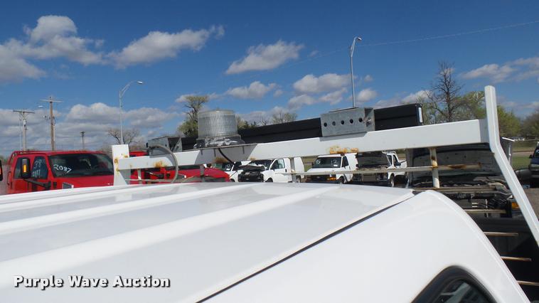 image for item L2477 2007 Chevrolet Silverado 2500HD Crew Cab pickup truck