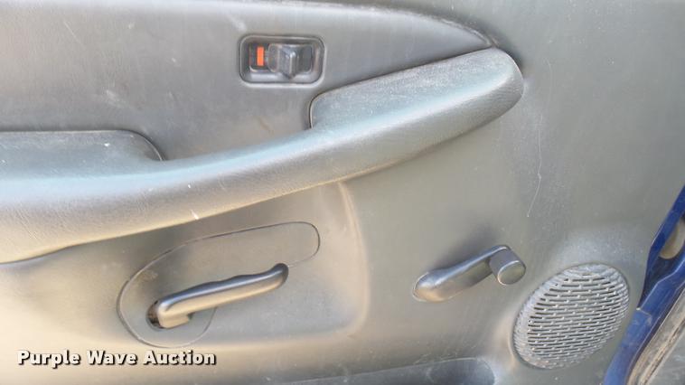 image for item L2478 2003 Chevrolet Silverado 2500HD Ext. Cab pickup truck