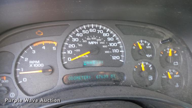 image for item L2478 2003 Chevrolet Silverado 2500HD Ext. Cab pickup truck