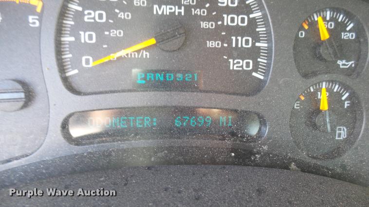 image for item L2478 2003 Chevrolet Silverado 2500HD Ext. Cab pickup truck