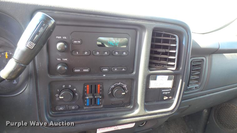 image for item L2478 2003 Chevrolet Silverado 2500HD Ext. Cab pickup truck