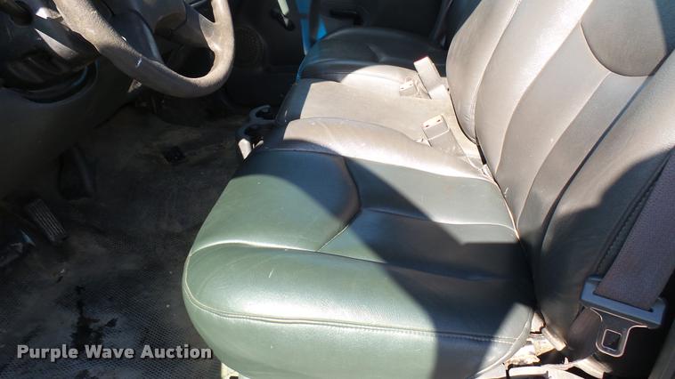 image for item L2478 2003 Chevrolet Silverado 2500HD Ext. Cab pickup truck