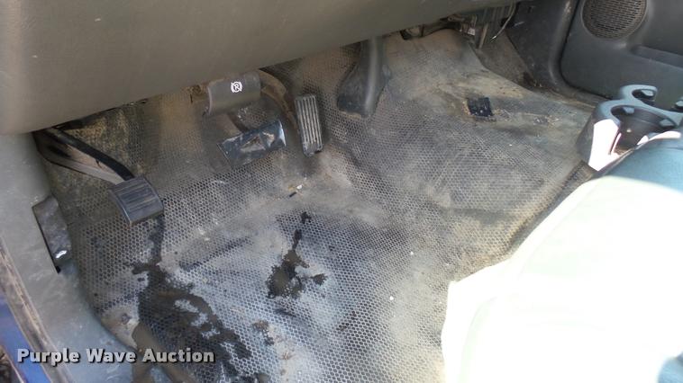 image for item L2478 2003 Chevrolet Silverado 2500HD Ext. Cab pickup truck