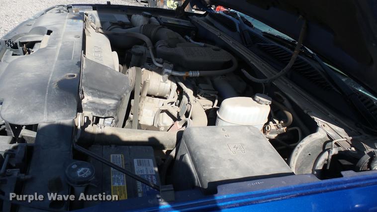 image for item L2478 2003 Chevrolet Silverado 2500HD Ext. Cab pickup truck